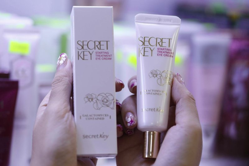 Secret Key démarrage traitement crème pour les yeux Galactomyces contenu