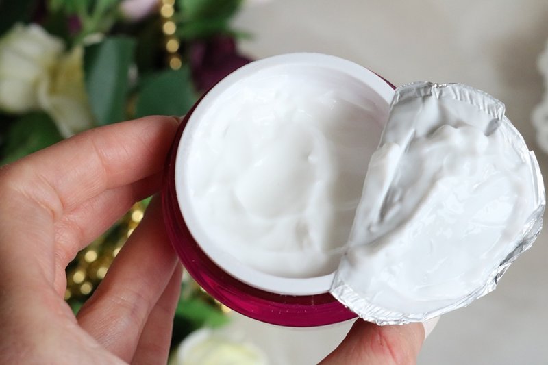 Crème pour le visage cher ne garantit pas la qualité