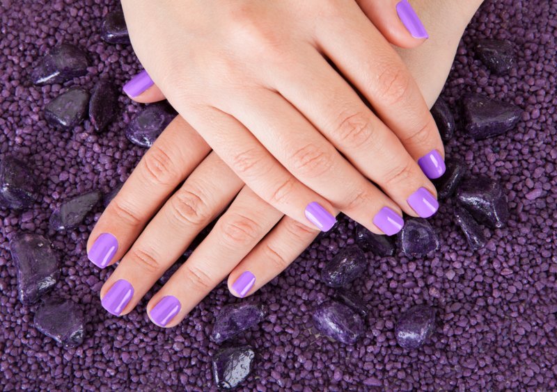 Gel lacquer shade lilac