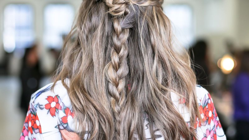 Tresses avec les cheveux lâches