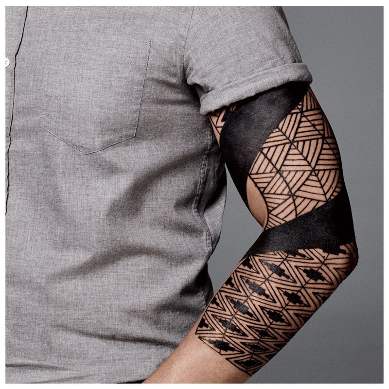 Blackwork sur la main