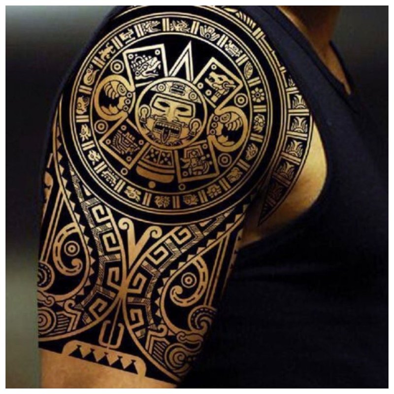 Mayan Tattoo sa balikat