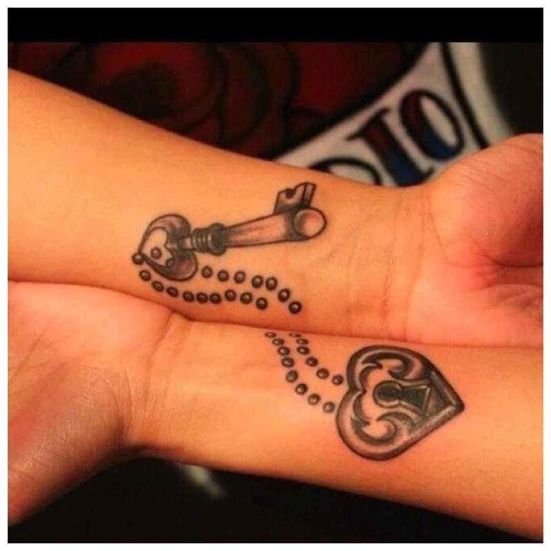 Beau tatouage pour les amoureux