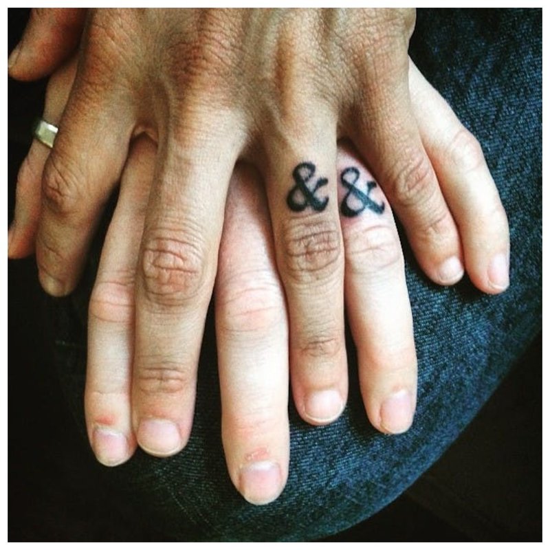 Tatouage au doigt pour les amoureux