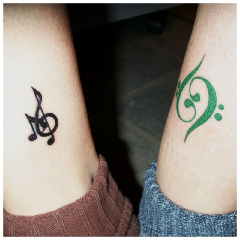 Tatouage apparié signe musical