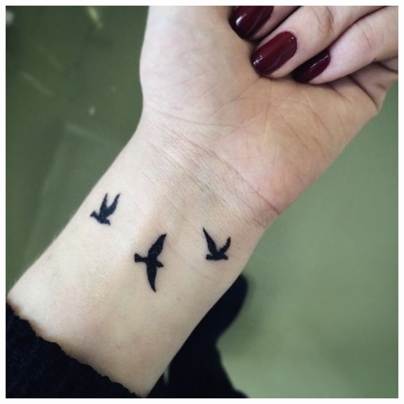 Tatouage d'oiseau