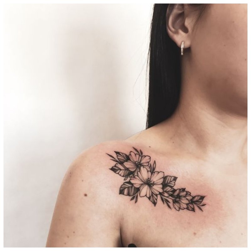 Malaking clavicle tattoo