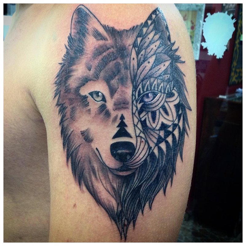 Iba't ibang estilo ng lobo tattoo sa balikat