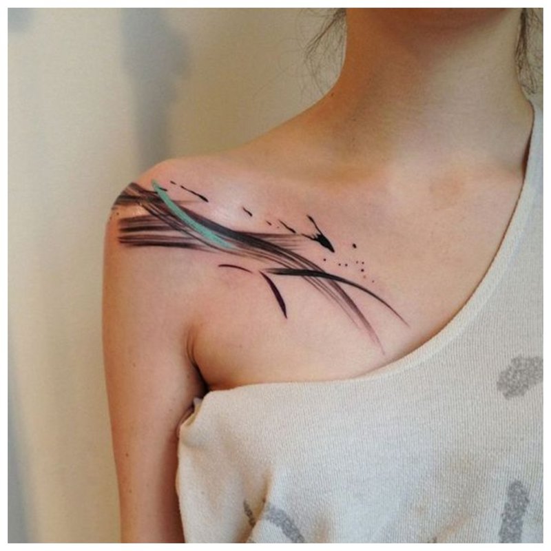 Tatouage de clavicule original