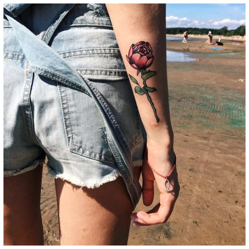 Rosas - magandang tattoo