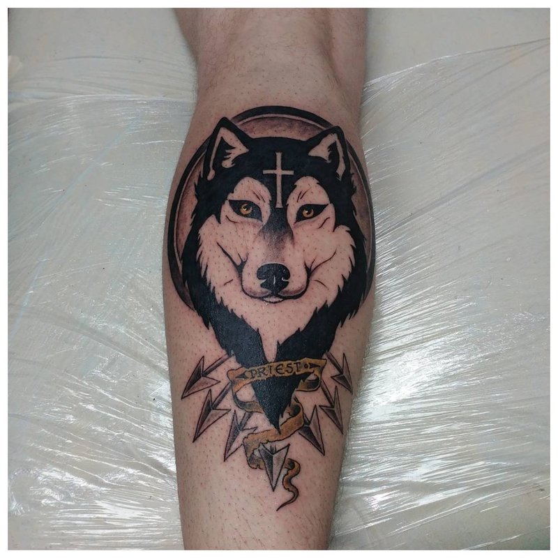 Nakangiting lobo - guya ng tattoo