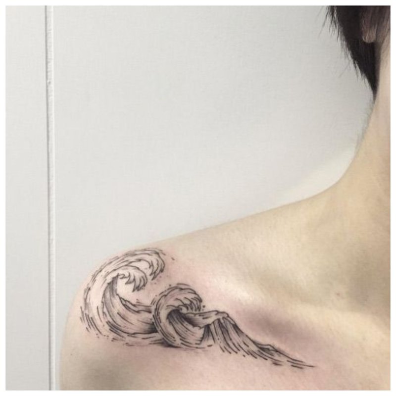 Wave - tattoo ng clavicle