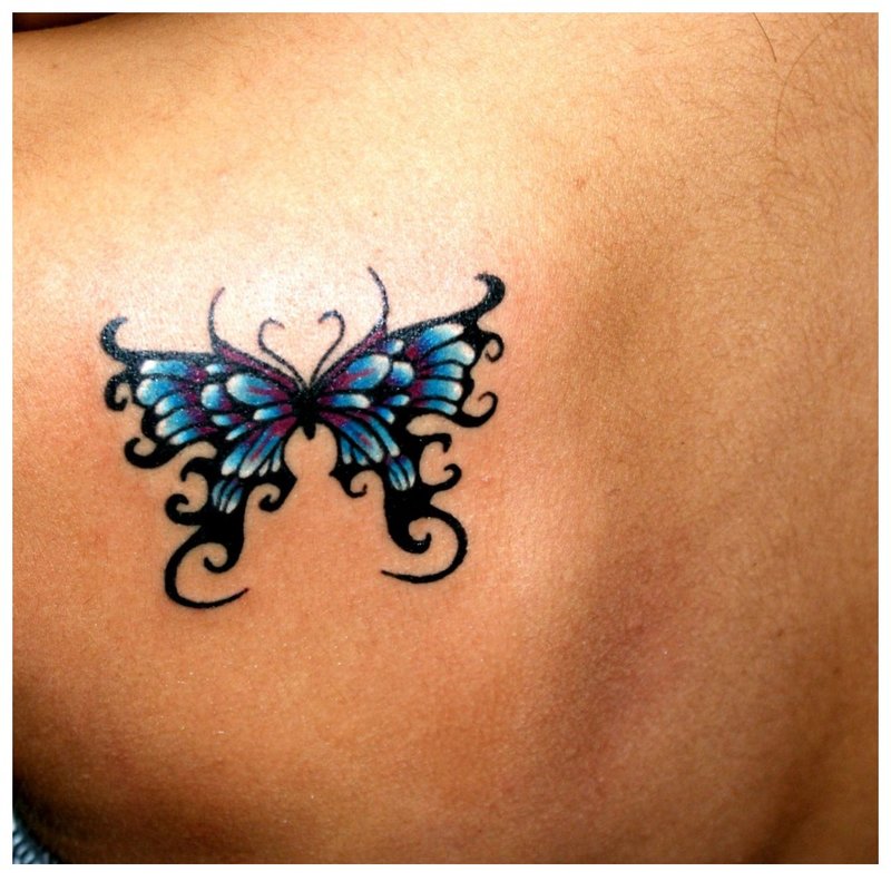 Butterfly sa tattoo na balikat