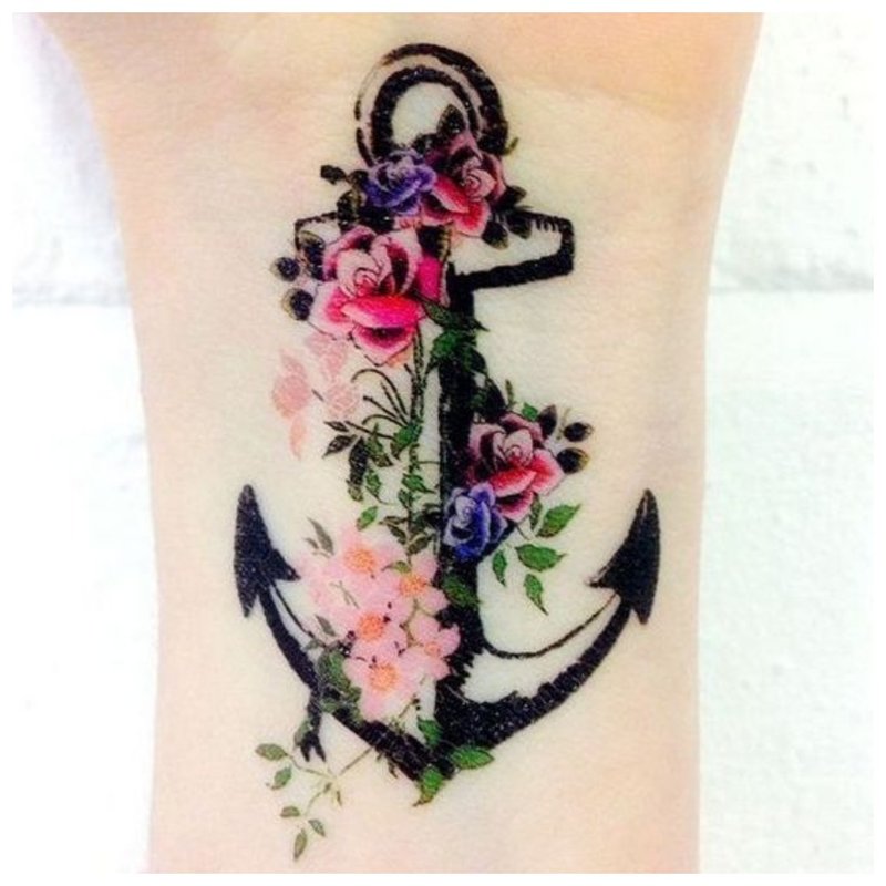 Orihinal na Anchor Tattoo