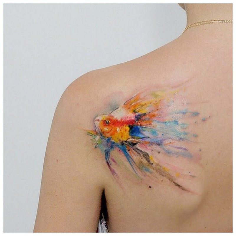 Tatouage de poisson à l'aquarelle