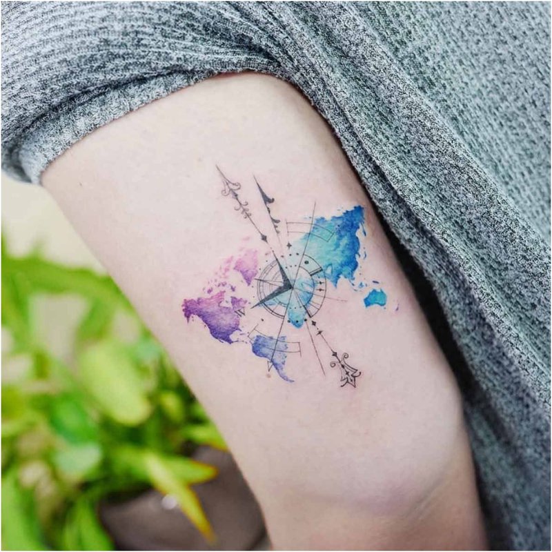 Hindi pangkaraniwang tattoo ng watercolor