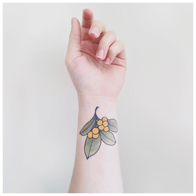 Feuille - tatouage au poignet