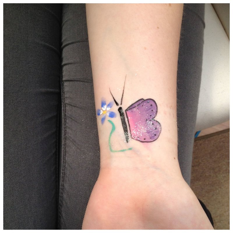 Papillon - Tatouage au poignet