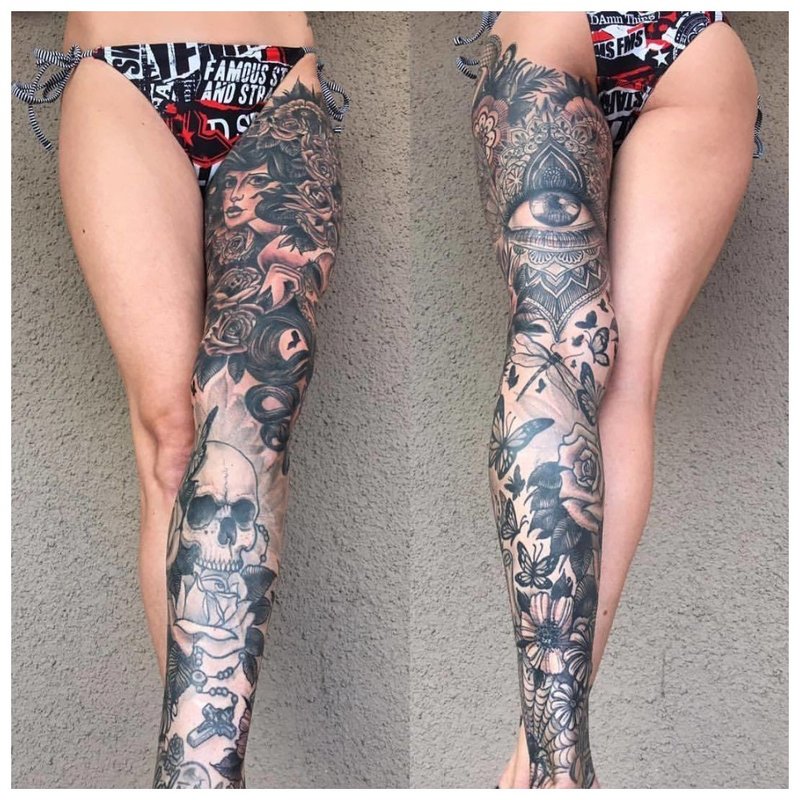 Jambe entière en tatouage