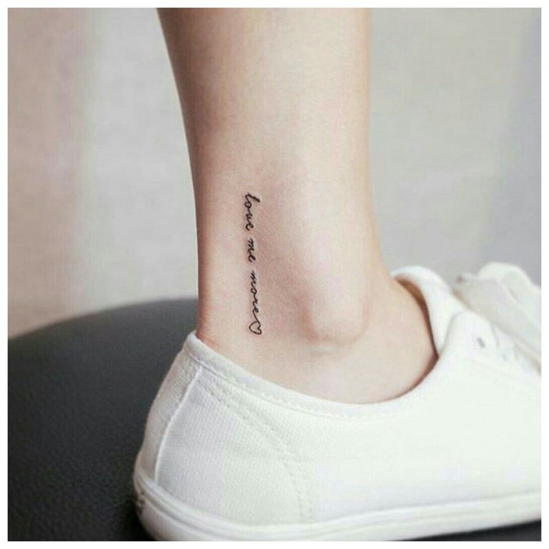 Tatouage de jambe mignon