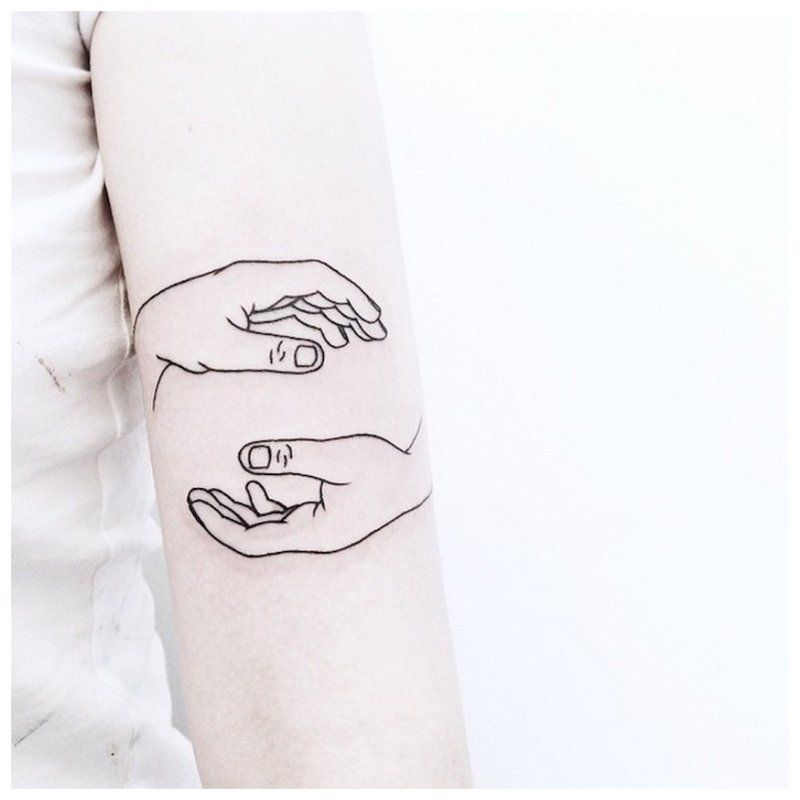 Two-arm contour tattoo