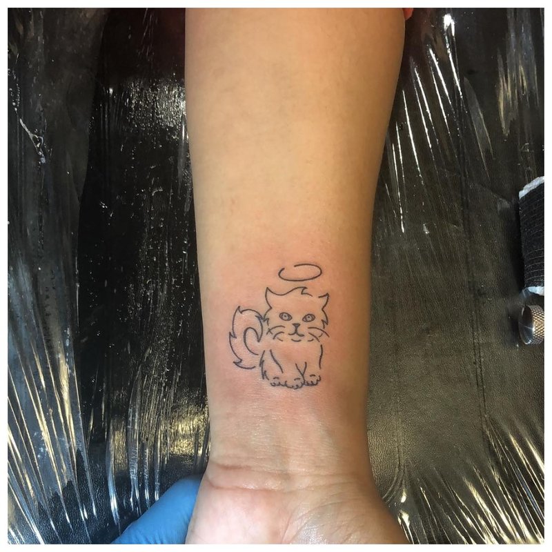 Tatouage animal au poignet