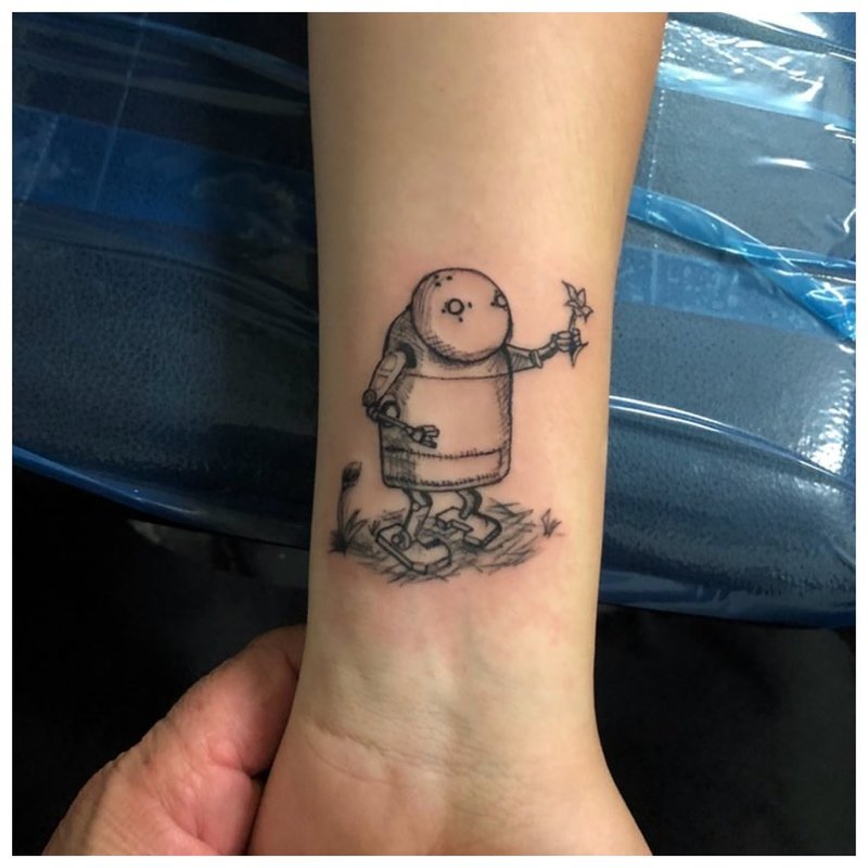 Alien - Tatouage au poignet