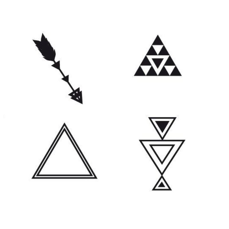 Mga geometric sketch para sa mga mini tattoo.