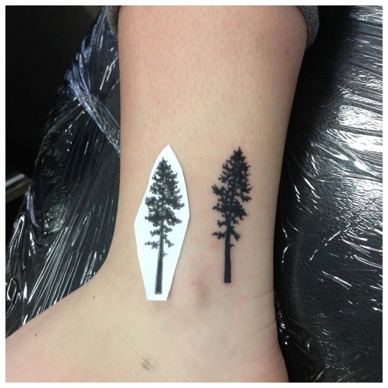 Tatouage d'arbre