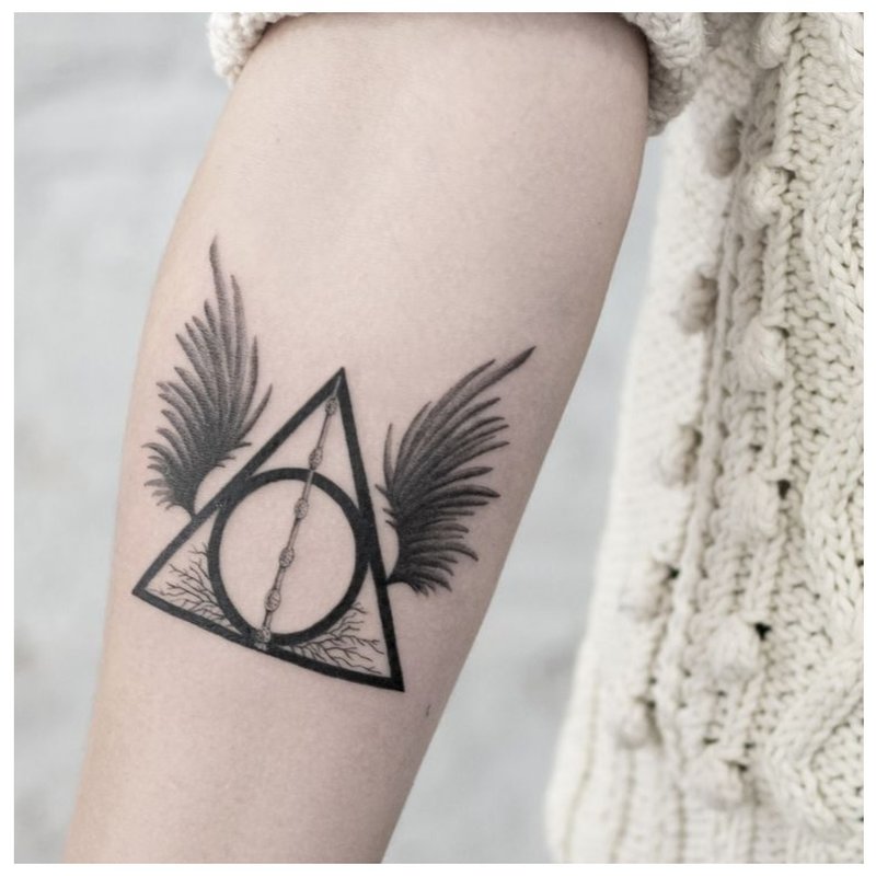 Tatouage Minimalisme