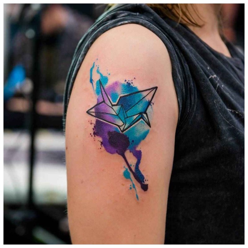 Ang tattoo ng geometry watercolor